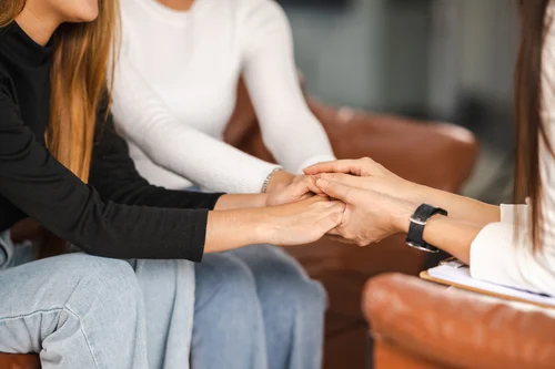 семейная пара вызвала врача-психиатра на дом